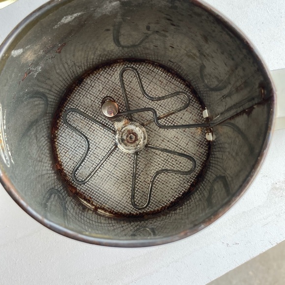 Enamel Aluminum Blue and White Flour Sifter Androck - Picture 3 of 7